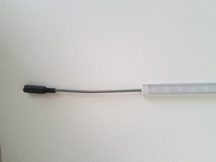 Laying the LED strip in the profile