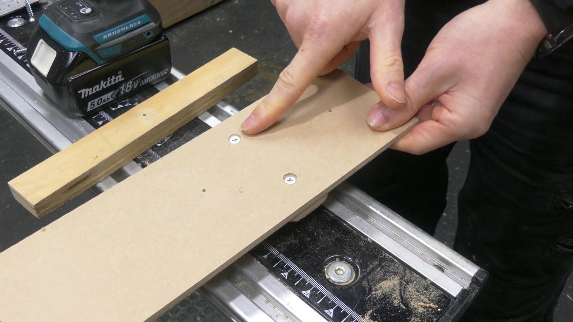 Jig #1 - Circular Saw Cross Cutting Jig