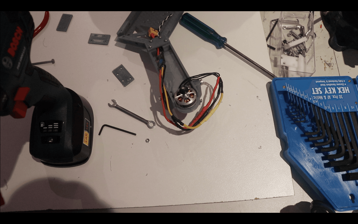 WE HAVE ARMS!! WITH MOTORS!!