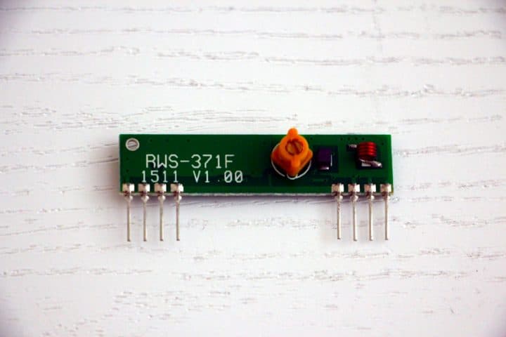 433MHz receiver. Model RWS-371F V1.00