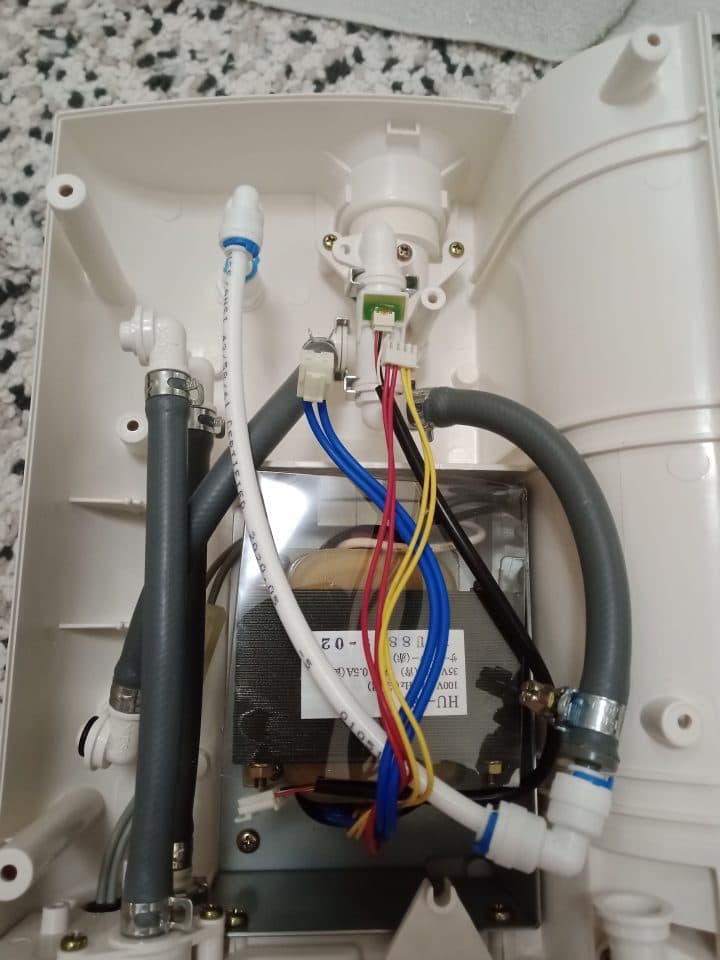 Re-piping of hoses, bypassing the standard water filter
