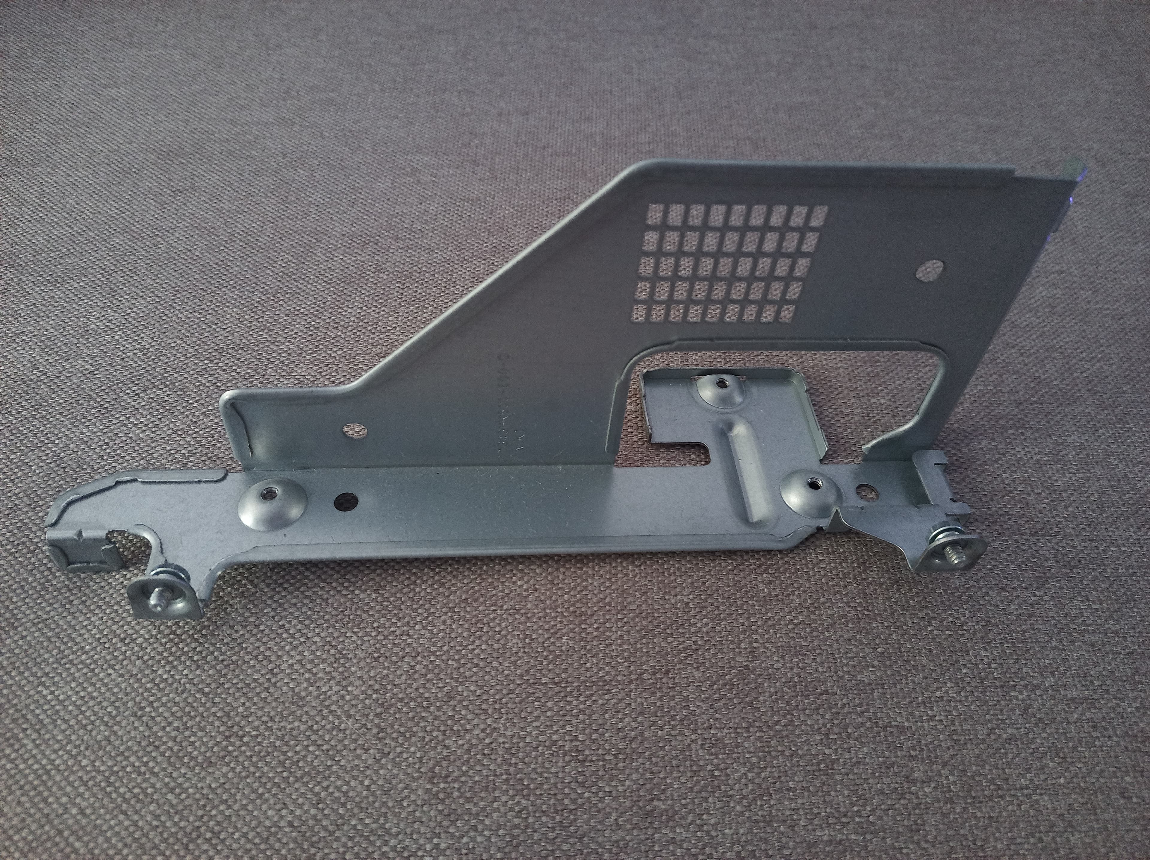 Metal bracket