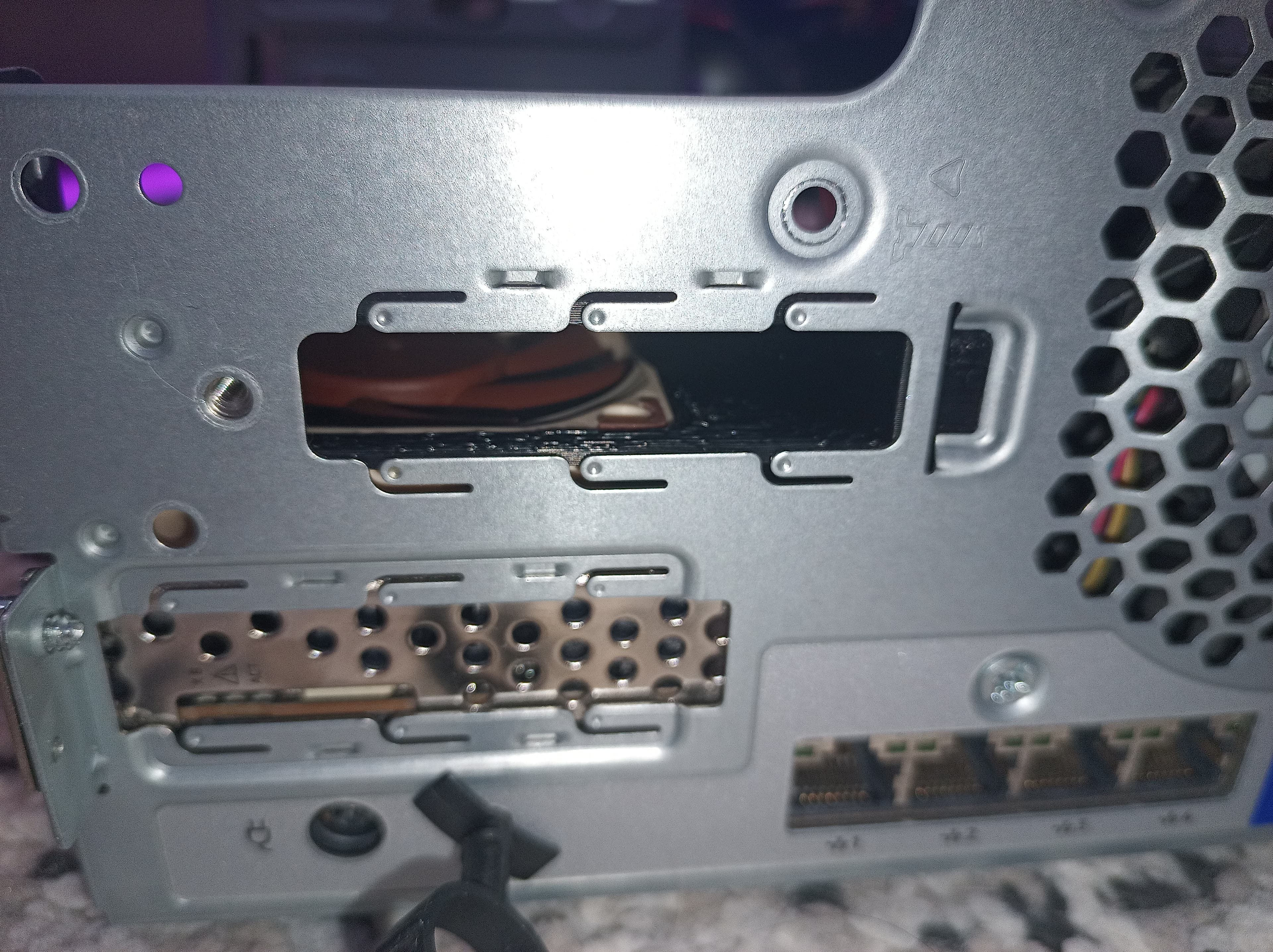 Air intake occurs through the cutout from the HHHL blanking plate