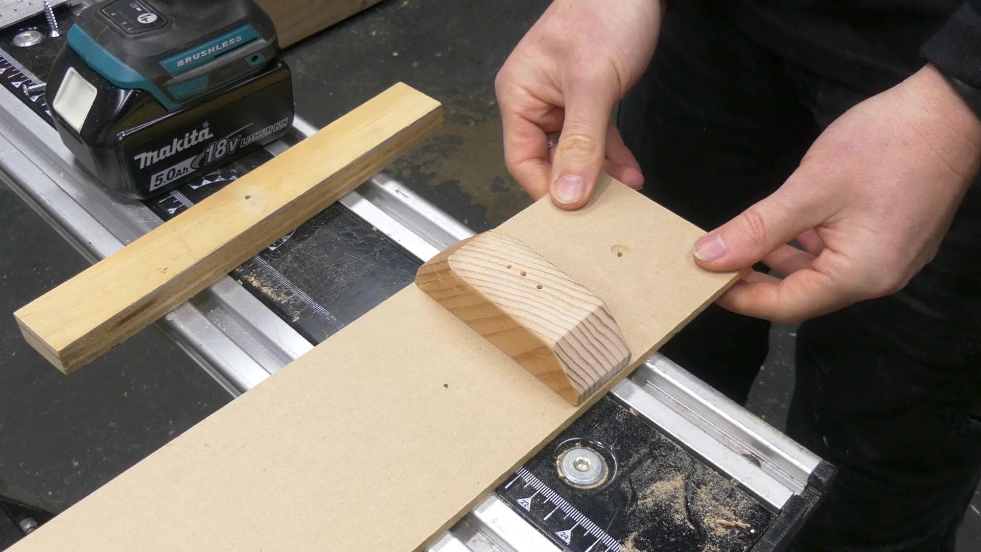 Jig #1 - Circular Saw Cross Cutting Jig