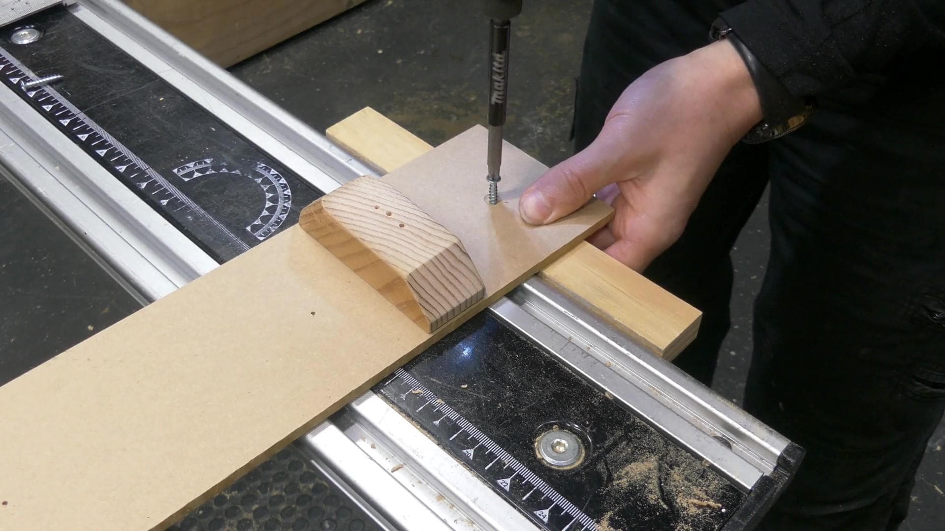 Jig #1 - Circular Saw Cross Cutting Jig