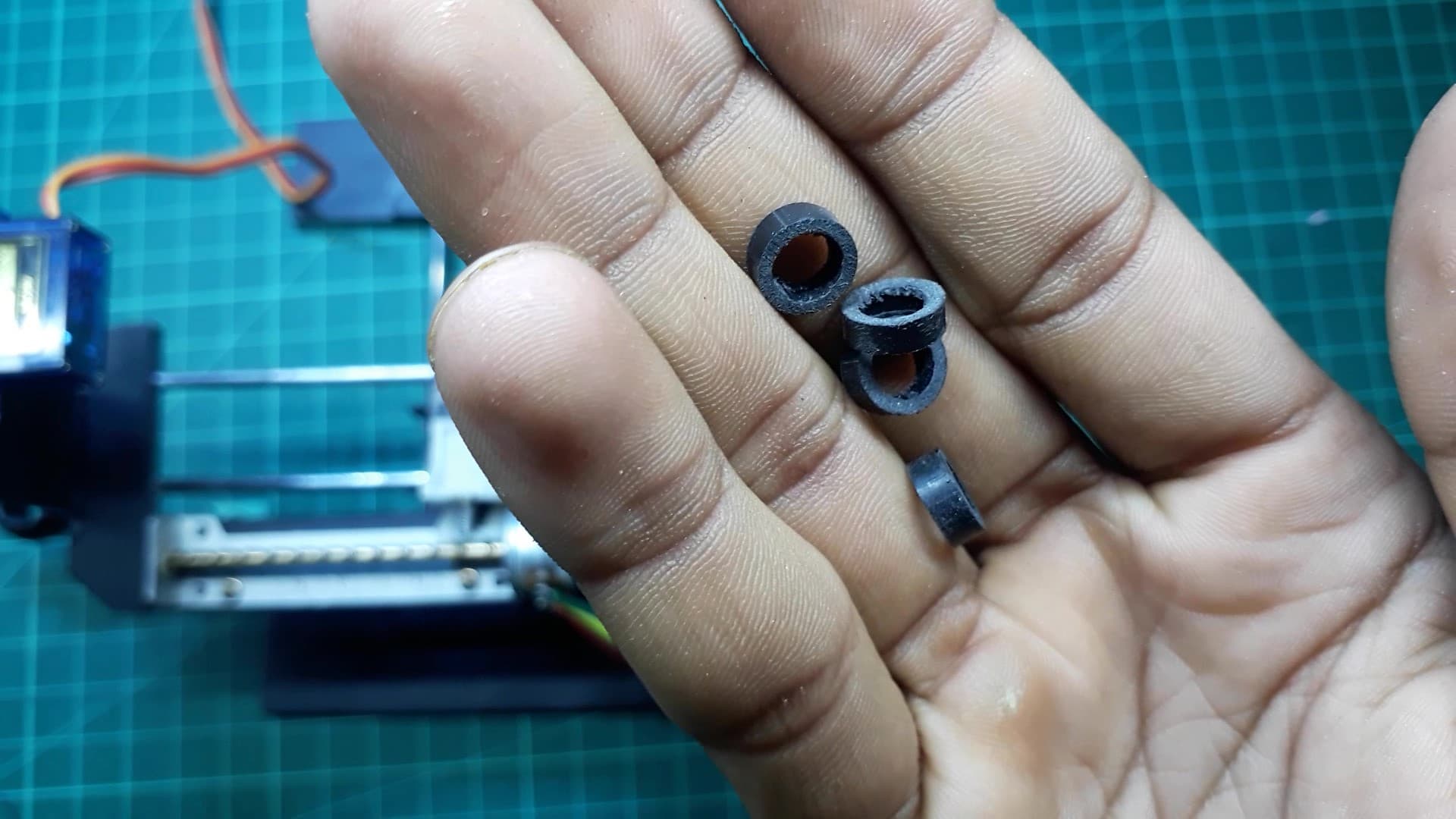 Solder Wire With Motors