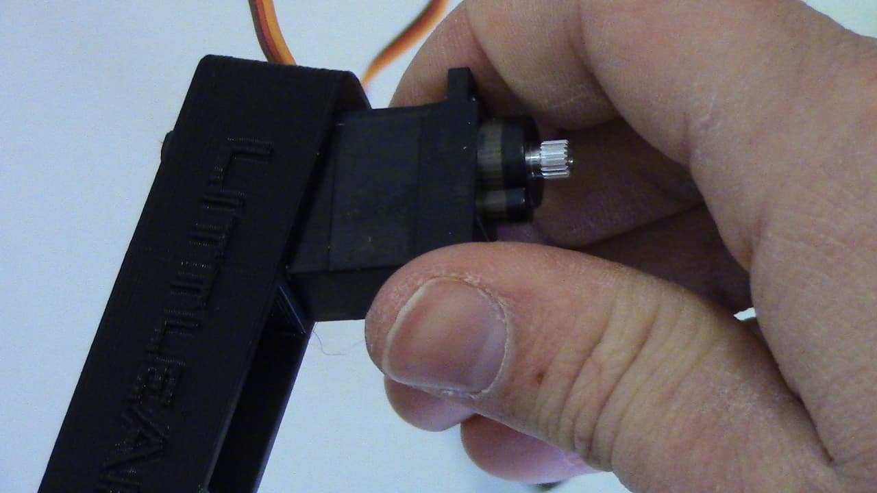 Insert Servos Into Upperarm