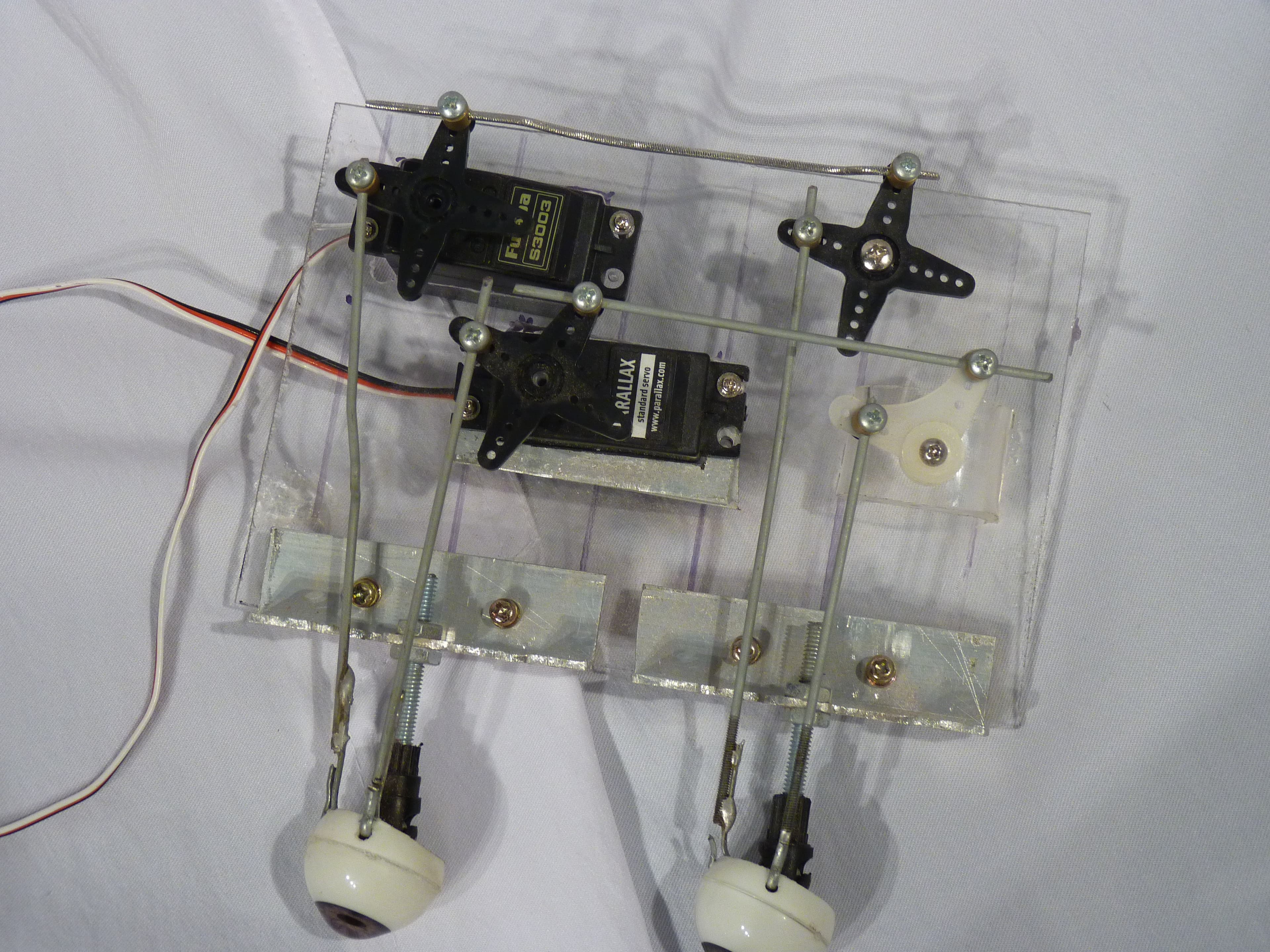 Mounting Servos/horns.