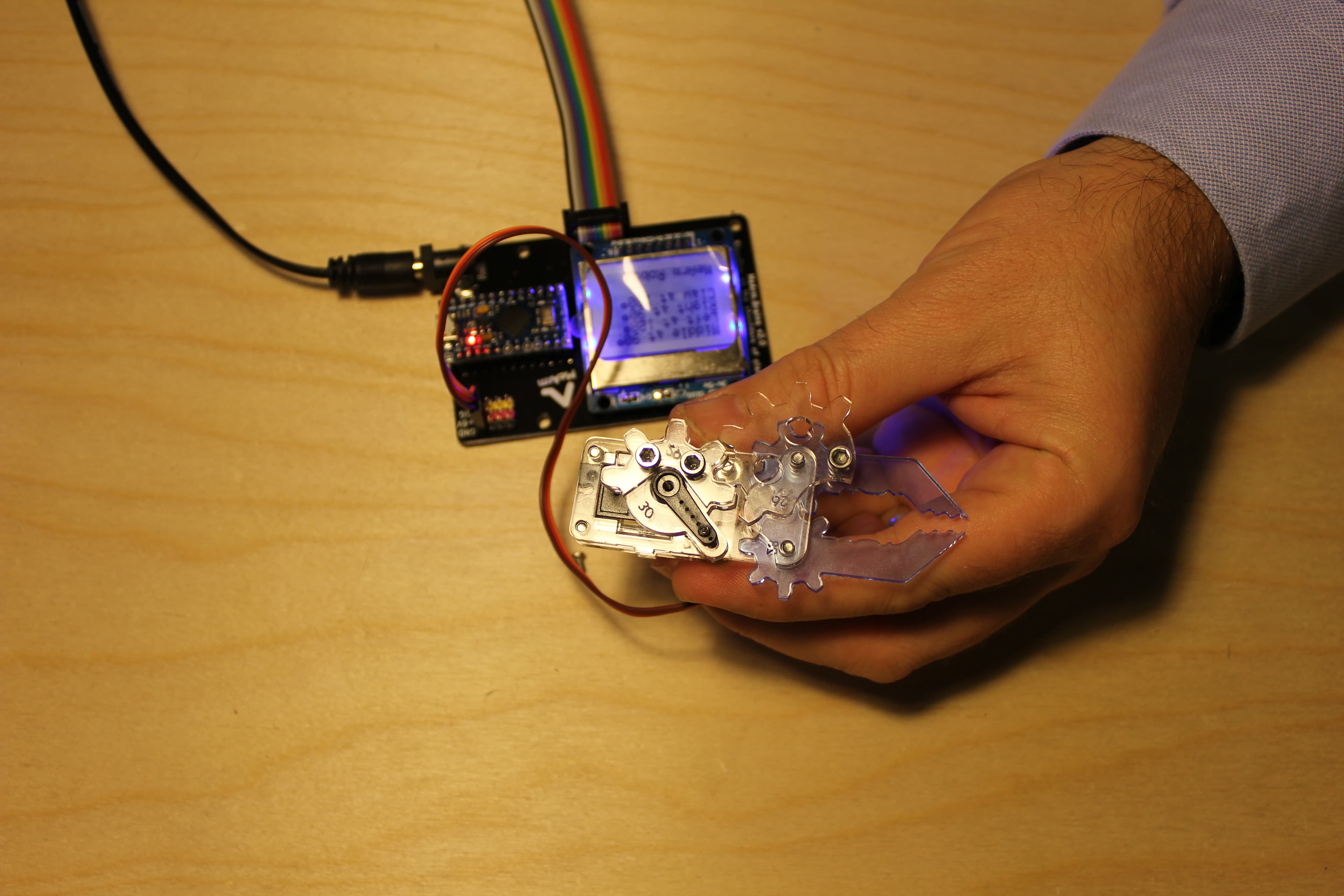 Calibrate All the Servos! Step One Claw