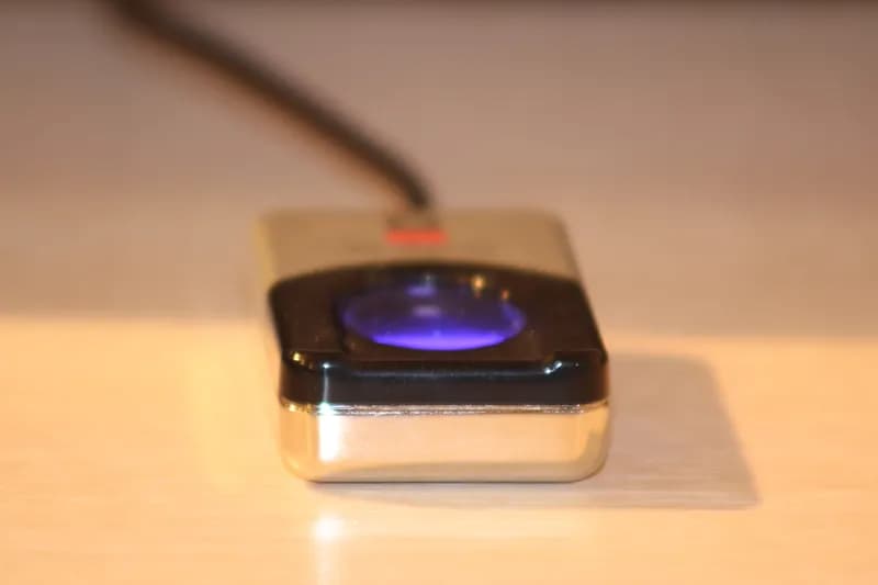 Entering Linux using a fingerprint biometric scanner