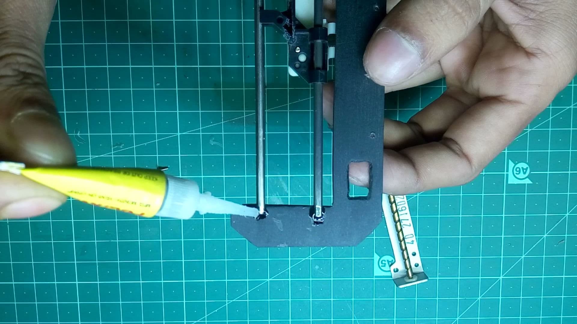 Attaching the Sliding Rods