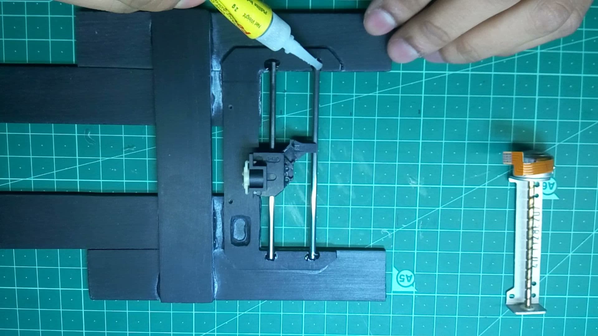 Attaching the Sliding Rods