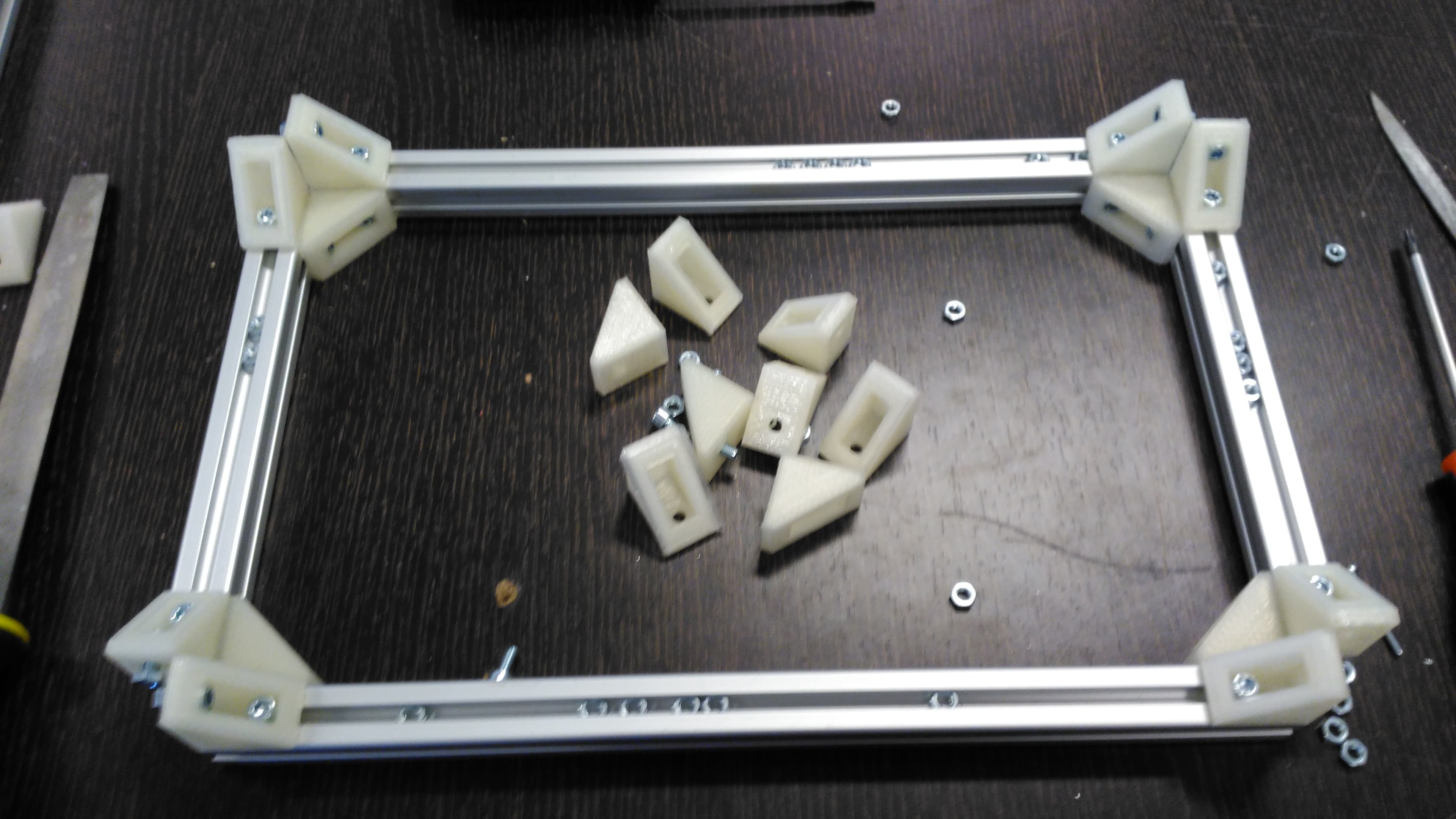 The 20x20 Aluminum Slot Profile Frame