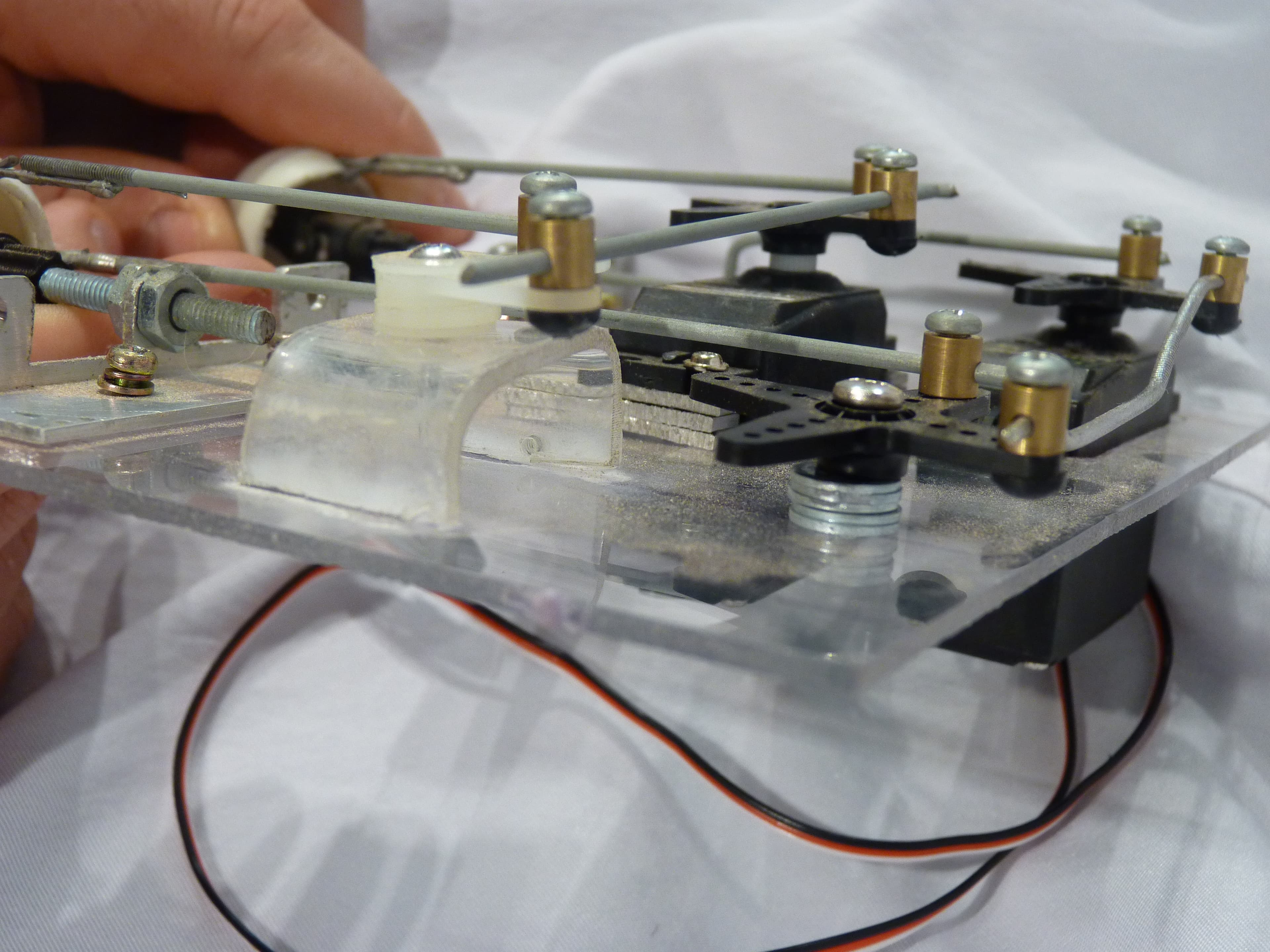 Mounting Servos/horns.