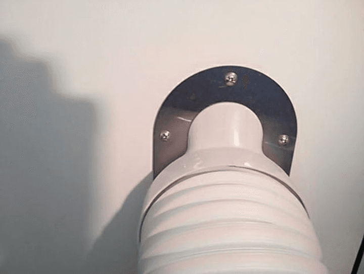 Air discharge hose mount for BALLU BPAC-07 air conditioner