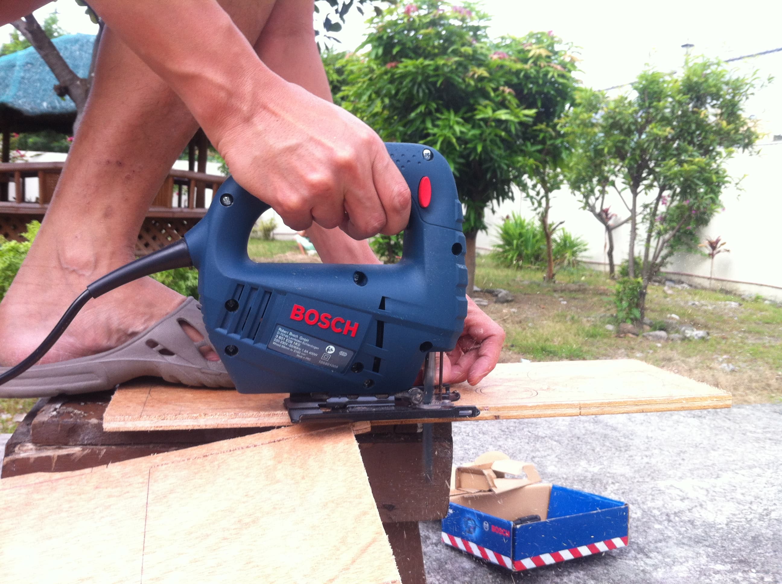 Cutting the Wood (Jigsaw)