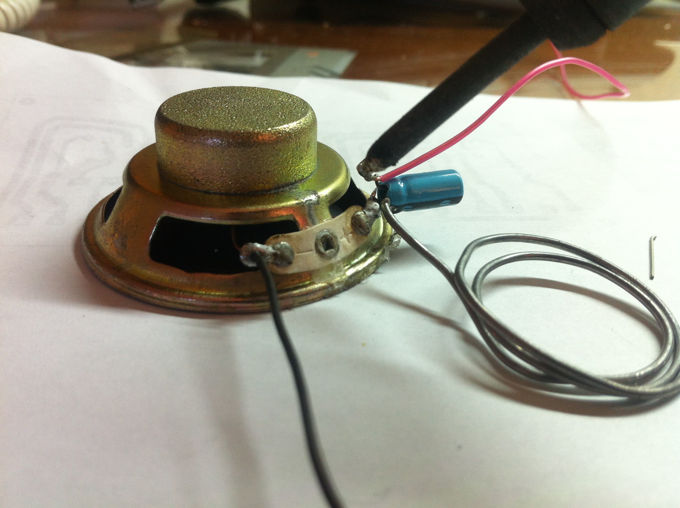 Sealing Your Fullrange Speaker Into a Cylindrical Container