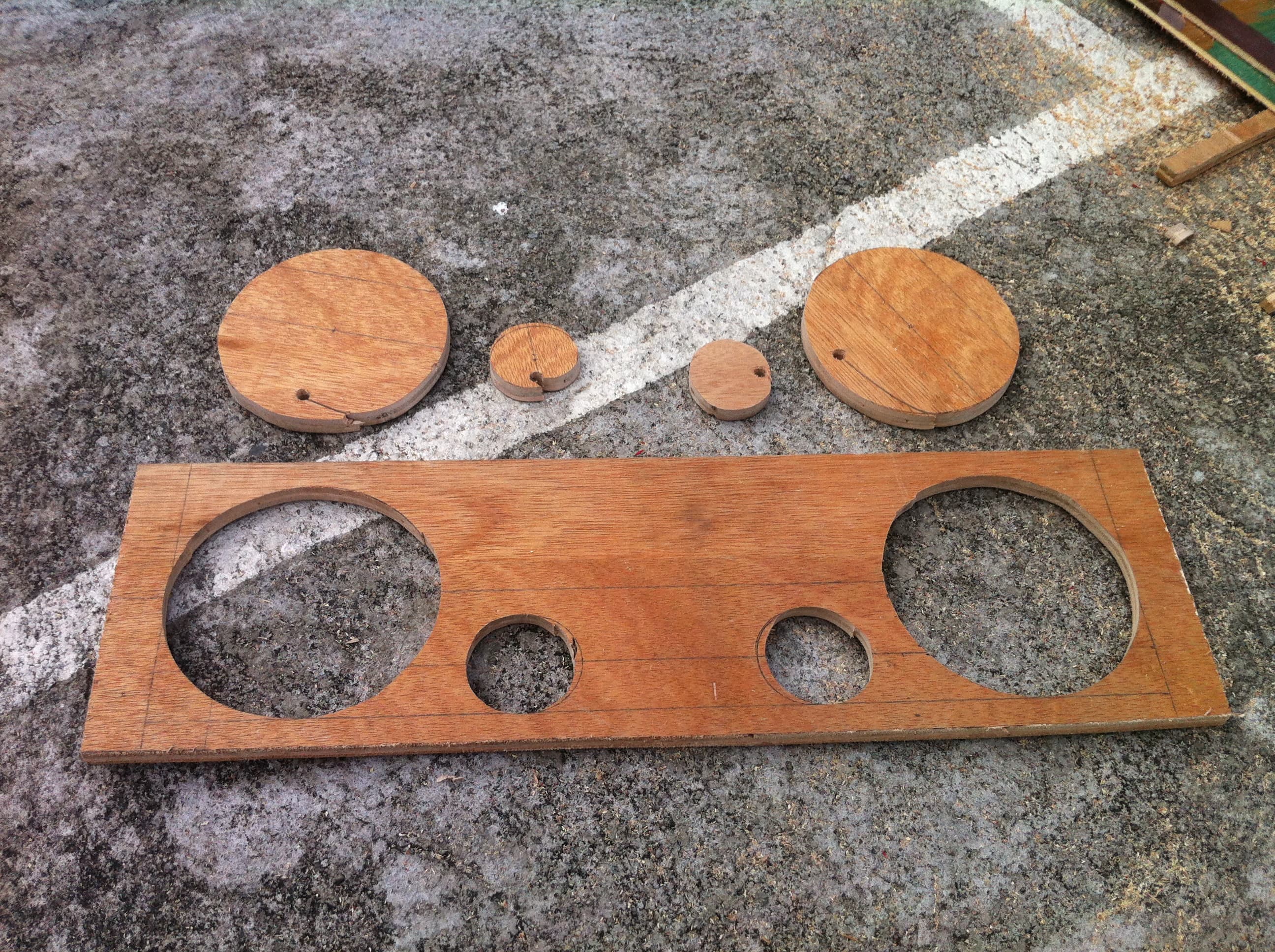 Cutting the Wood (Jigsaw)