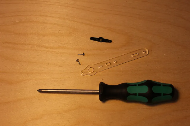 Attach the Servo Horns to the Appropriate Levers!