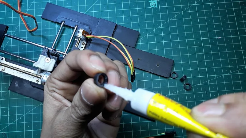 Solder Wire With Motors