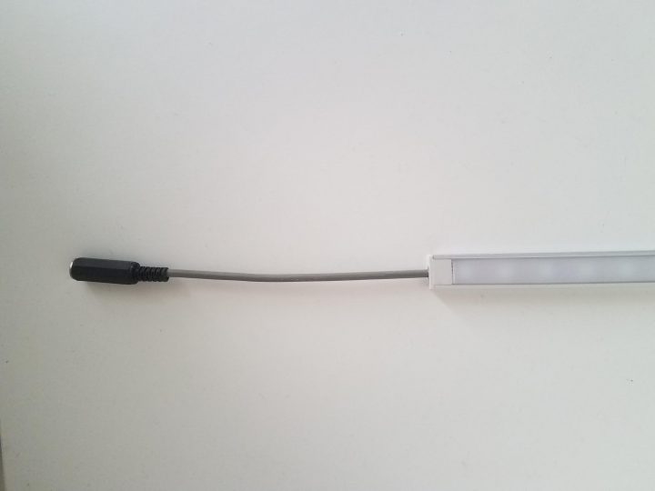 Laying the LED strip in the profile