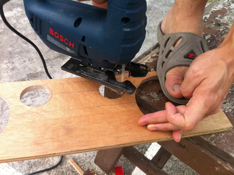 Cutting the Wood (Jigsaw)