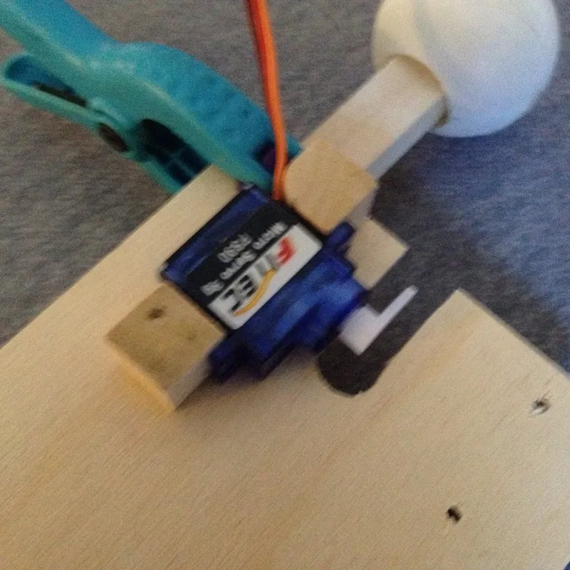 Assembling the Base - Servo