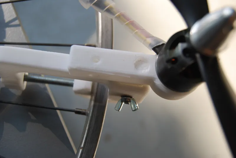 Connecting the Motors to the Clamps