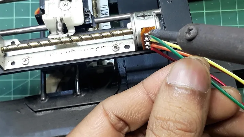 Solder Wire With Motors