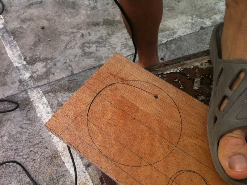 Cutting the Wood (Jigsaw)