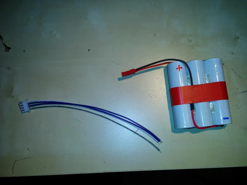 Solder the 4-PIN JST-XH Balance Connector