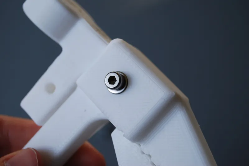 Connecting the Motors to the Clamps