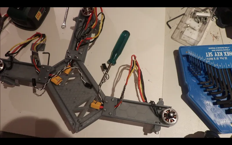 WE HAVE ARMS!! WITH MOTORS!!