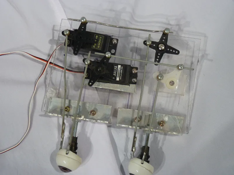 Mounting Servos/horns.