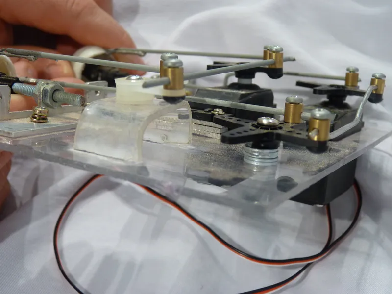 Mounting Servos/horns.