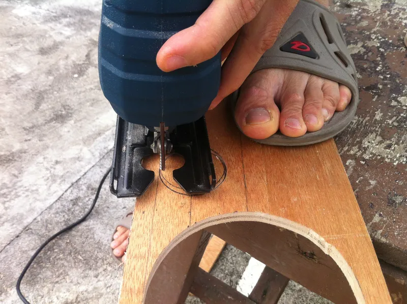 Cutting the Wood (Jigsaw)