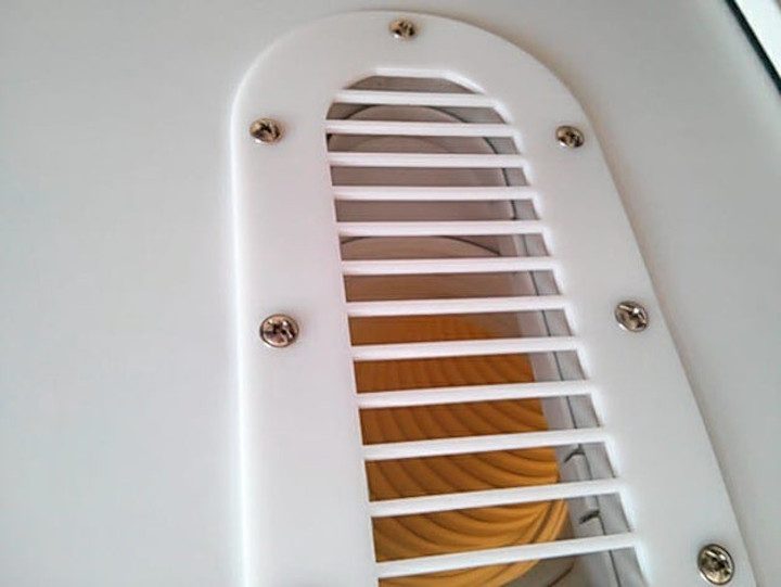 Air discharge hose mount for BALLU BPAC-07 air conditioner