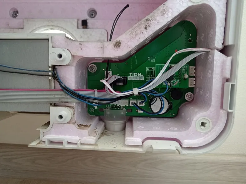 First view of the control board with the stock BLE module connected